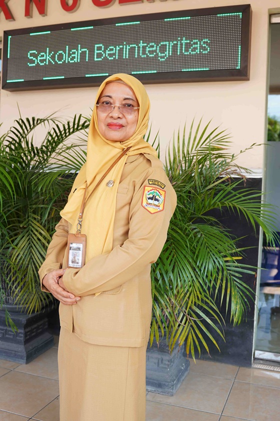 Dra. KADARIAH BR BARUS